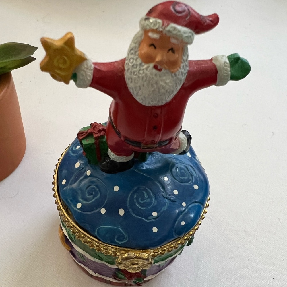 Santa metal trinket box